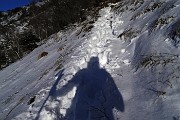16 Il sentiero sale, la neve aumenta